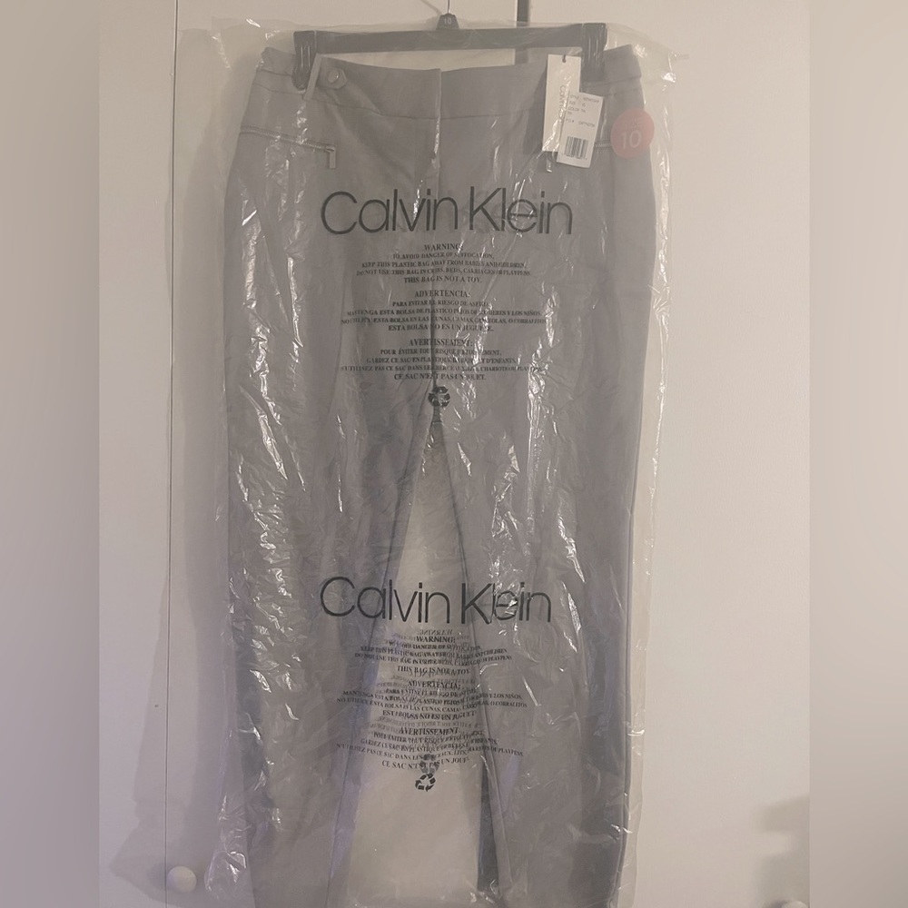 Calvin Klein women’s tin zip pants in a size 10